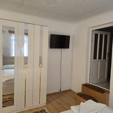 Rozsa Panzio Bed and Breakfast Rimetea Exteriör bild