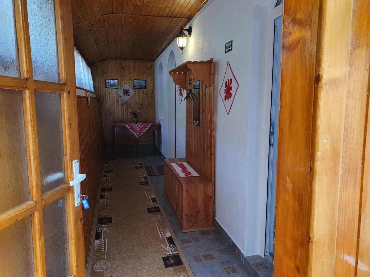 Rozsa Panzio Bed and Breakfast Rimetea Exteriör bild